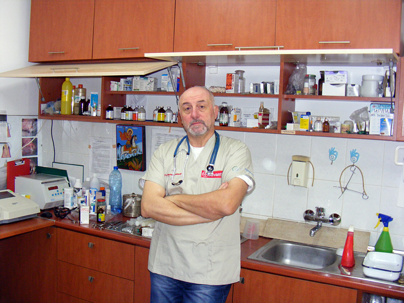 Д-р Валентин Атанасов